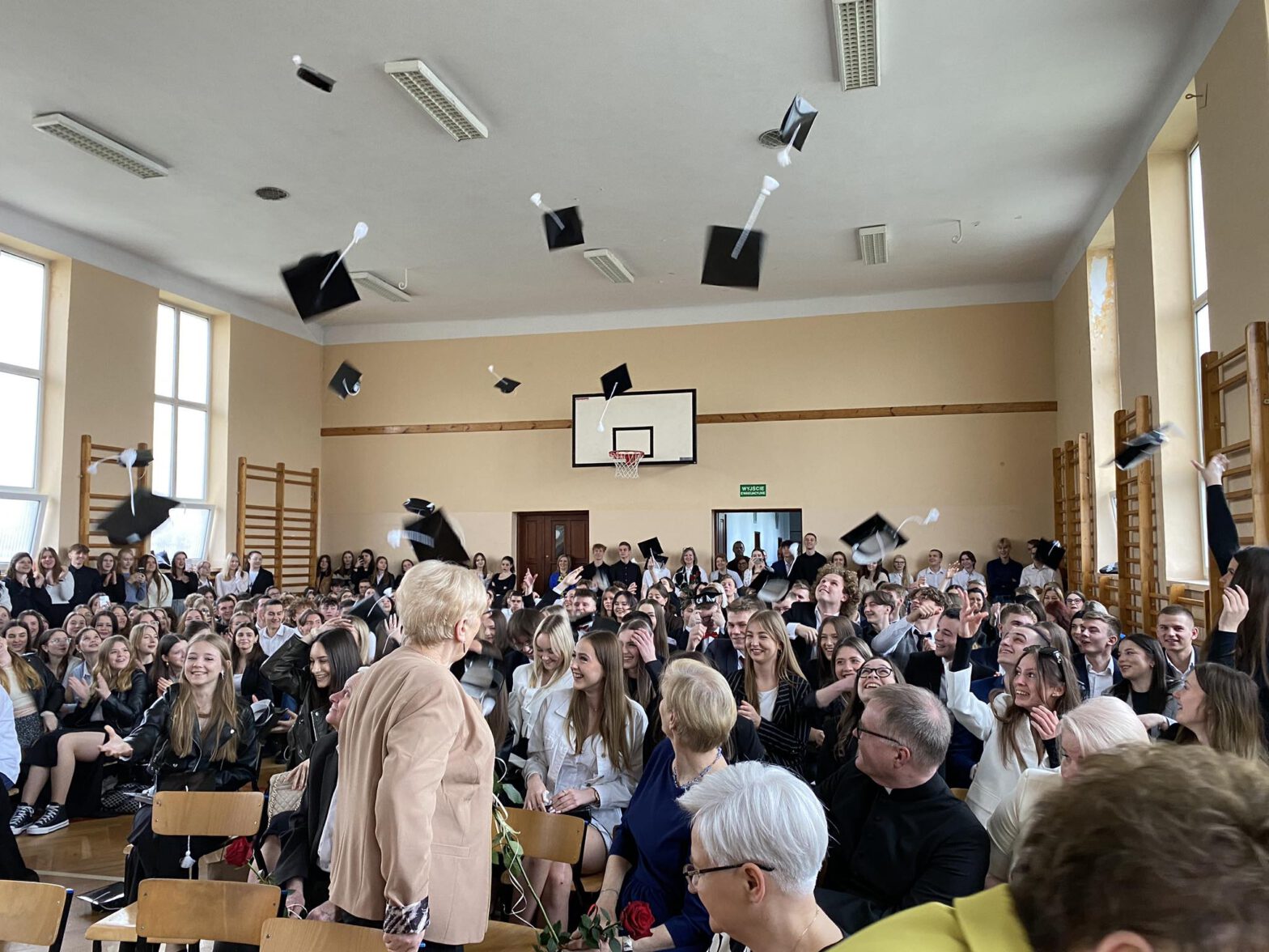 Pożegnanie absolwentów szkół średnich, prowadzonych przez Powiat Radomski