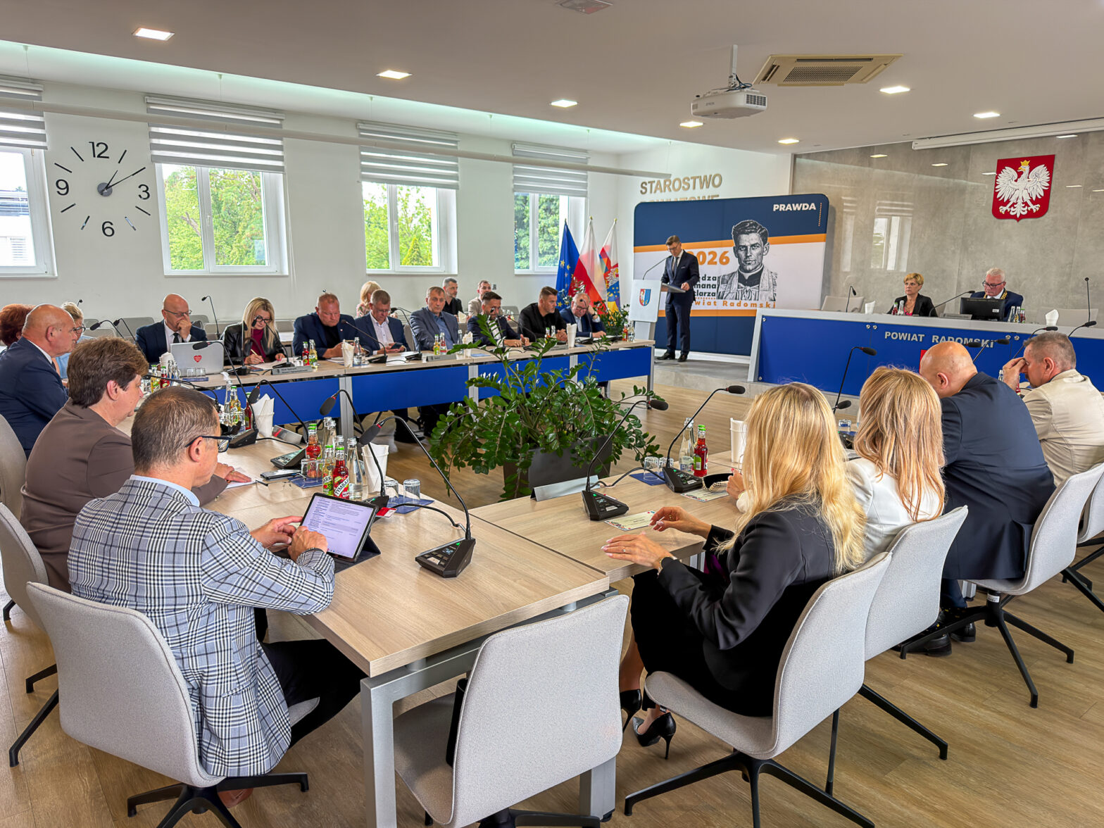 Sesja Rady Powiatu. Złożono hołd ofiarom Rzezi Wołyńskiej